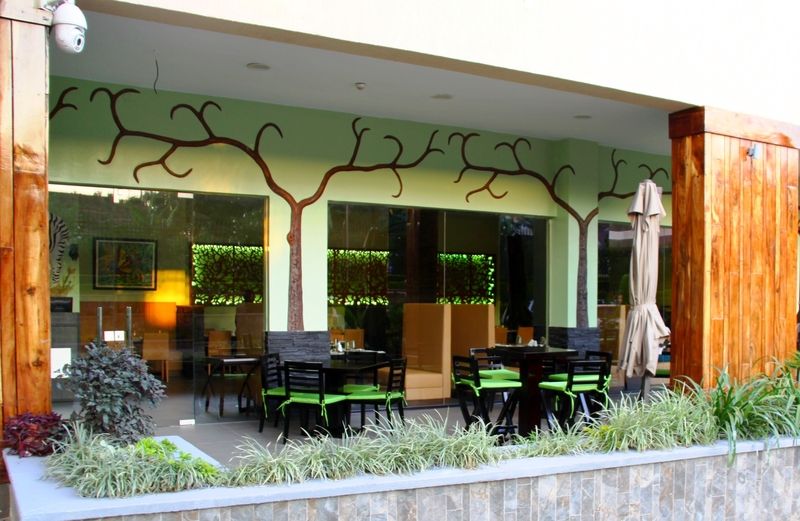 Best Western Premier Garden Hotel Εντέμπε Εξωτερικό φωτογραφία