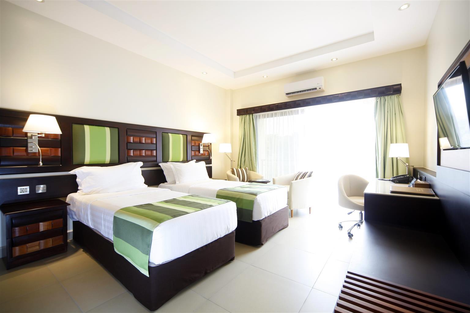 Best Western Premier Garden Hotel Εντέμπε Εξωτερικό φωτογραφία