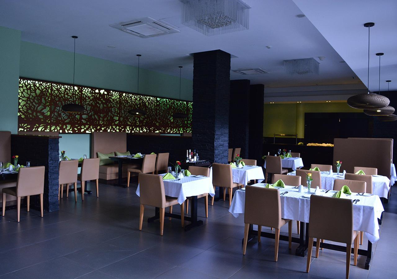 Best Western Premier Garden Hotel Εντέμπε Εξωτερικό φωτογραφία