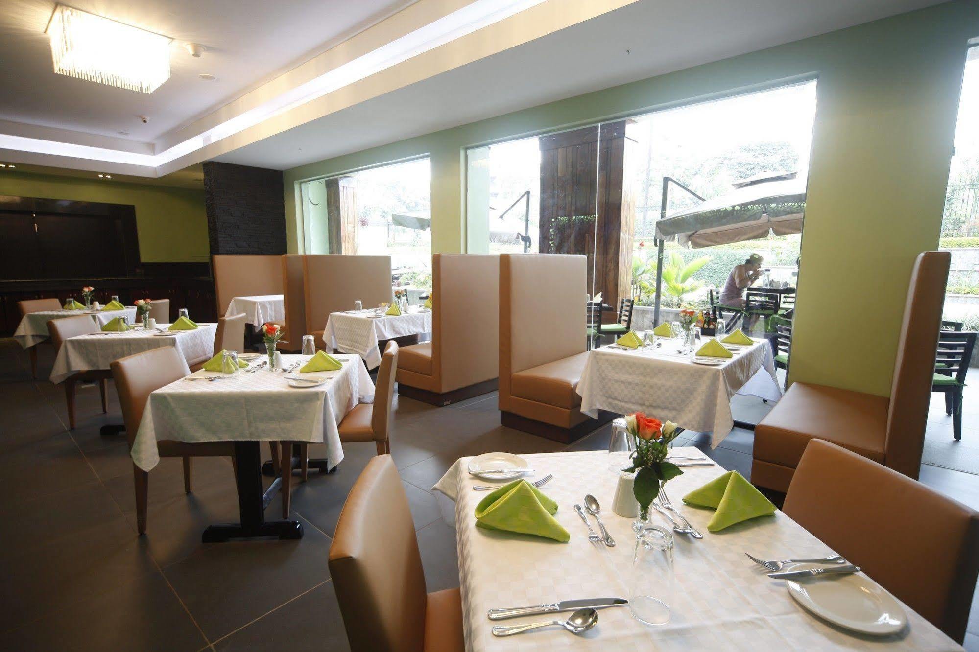 Best Western Premier Garden Hotel Εντέμπε Εξωτερικό φωτογραφία