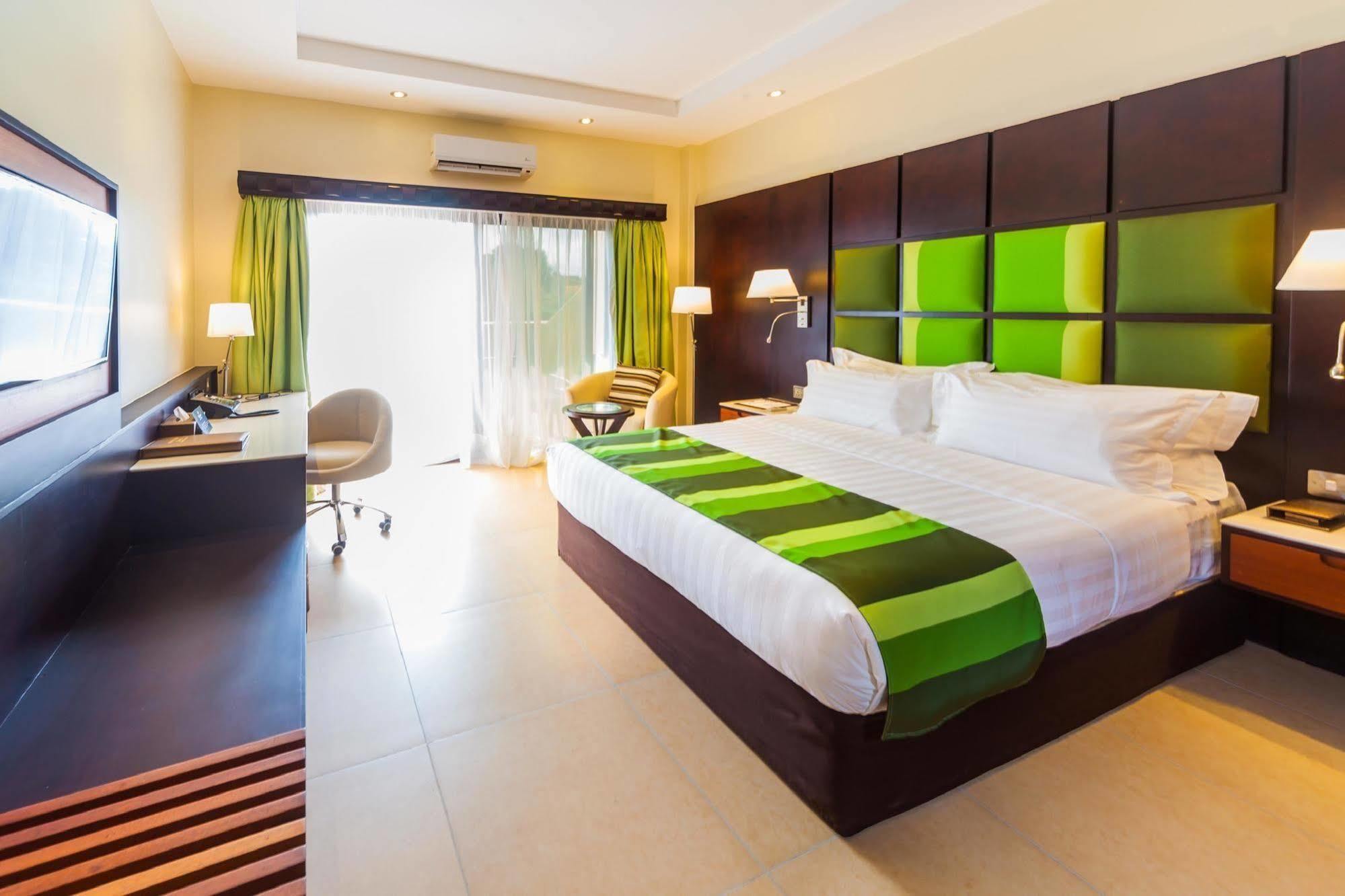 Best Western Premier Garden Hotel Εντέμπε Εξωτερικό φωτογραφία